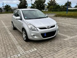 Silber Gebraucht 2011 Hyundai i20 Kleinwagen | 2.600 € (Fairer Preis)