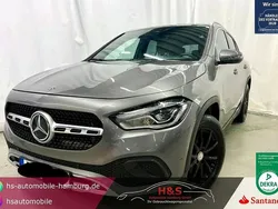 Mountaingrau met. Gebraucht 2020 Mercedes GLA200 SUV | 29.900 € (Guter Preis)