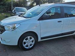 Weiß Gebraucht 2022 Dacia Lodgy Van / Kleinbus | 7.850 € (Guter Preis)