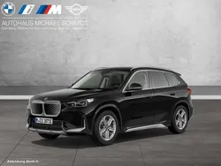 Black sapphire Neu 2025 BMW iX1 xLine SUV | 65.150 €