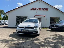 Weiß Gebraucht 2019 VW Golf VII Trendline Kombi | 11.599 € (Fairer Preis)
