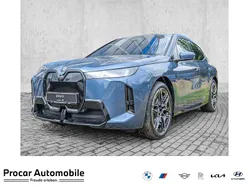 Blau Neu 2025 BMW iX M Sport SUV | 88.990 € (Etwas zu teuer)