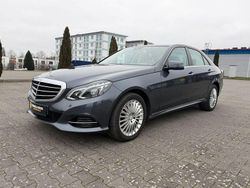 Grau Gebraucht 2013 Mercedes E220 Elegance Limousine | 14.490 € (Fairer Preis)
