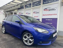 Blau Gebraucht 2013 Ford Focus ST Limousine | 9.699 € (Fairer Preis)