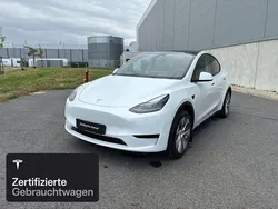 Weiß Gebraucht 2023 Tesla Model Y SUV | 36.300 € (Etwas zu teuer)