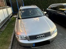 Grau Gebraucht 2001 Audi A4 Kombi | 1.300 € (Fairer Preis)