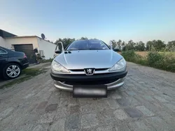 Grau Gebraucht 2001 Peugeot 206 Coupé | 1.200 € (Fairer Preis)