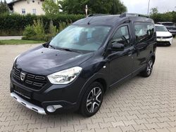 Grau Gebraucht 2018 Dacia Dokker Celebration Van / Kleinbus | 13.990 € (Etwas zu teuer)