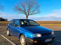 Blau Gebraucht 1993 VW Golf III Kleinwagen | 1.400 €