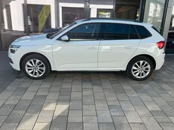 Weiß Gebraucht 2021 Skoda Kamiq Style SUV | 22.950 € (Fairer Preis)