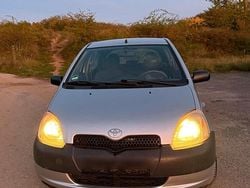 Silber Gebraucht 2002 Toyota Yaris Kleinwagen | 1.400 € (Fairer Preis)