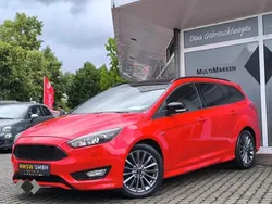 Rot Gebraucht 2018 Ford Focus ST-Line Kombi | 13.990 € (Fairer Preis)