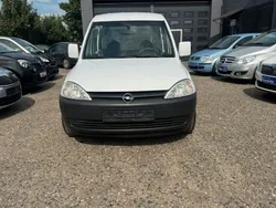 Weiß Gebraucht 2005 Opel Combo Basis Van / Kleinbus | 2.990 € (Fairer Preis)