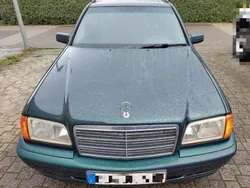 Grün Gebraucht 1997 Mercedes C250 Kombi | 9.999 €