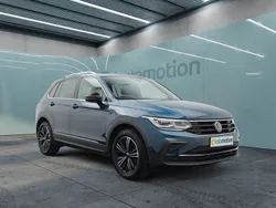 Blau Gebraucht 2023 VW Tiguan IQ Drive SUV | 34.250 € (Fairer Preis)