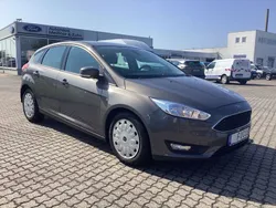 Braun Gebraucht 2015 Ford Focus Trend Limousine | 8.495 € (Guter Preis)