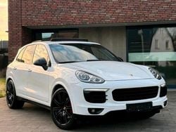 Weiß Gebraucht 2016 Porsche Cayenne SUV | 27.500 € (Etwas zu teuer)
