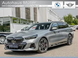 Grau Neu 2025 BMW 520 M Sport Kombi | 59.990 € (Guter Preis)