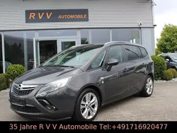 Grau Gebraucht 2016 Opel Zafira Tourer drive Van / Kleinbus | 11.400 € (Teuer)
