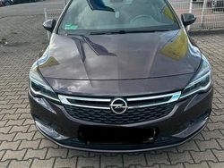 Braun Gebraucht 2016 Opel Astra Kleinwagen | 9.000 € (Teuer)