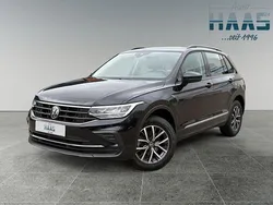 Schwarz Gebraucht 2023 VW Tiguan Life SUV | 26.990 € (Fairer Preis)