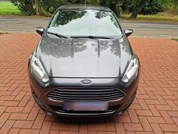 Grau Gebraucht 2017 Ford Fiesta Titanium Kleinwagen | 7.400 € (Guter Preis)