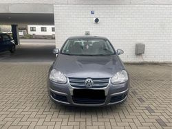 Grau Gebraucht 2007 VW Jetta Limousine | 3.199 € (Guter Preis)