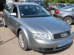 Grau Gebraucht 2002 Audi A4 Kombi | 1.990 € (Guter Preis)