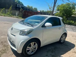 Weiß Gebraucht 2009 Toyota iQ Kleinwagen | 5.550 € (Fairer Preis)
