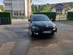 Schwarz Gebraucht 2015 Skoda Octavia Kombi | 9.800 € (Fairer Preis)