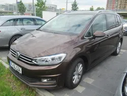 Grau Gebraucht 2017 VW Touran Highline Van / Kleinbus | 18.990 € (Superpreis)