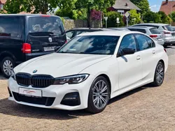 Weiß Gebraucht 2019 BMW 320 M Sport Limousine | 18.900 € (Teuer)