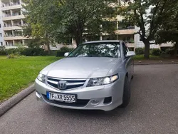 Silber Gebraucht 2006 Honda Accord Executive Limousine | 5.990 € (Etwas zu teuer)