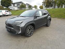 Marlingrau Neu 2025 Toyota Yaris Cross SUV | 30.670 €