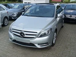Silber Gebraucht 2012 Mercedes B200 Van / Kleinbus | 15.990 € (Teuer)