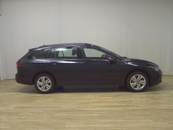 Schwarz Gebraucht 2022 VW Golf VIII Life Kombi | 16.480 € (Guter Preis)