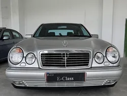 Silber Gebraucht 1999 Mercedes E200 Avantgarde Limousine | 18.990 €