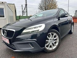 Onyx black / metallic Gebraucht 2019 Volvo V40 CC Plus Kombi | 16.990 €