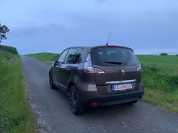 Mokkabraun Gebraucht 2013 Renault Scénic III Bose Edition Van / Kleinbus | 10.500 € (Teuer)