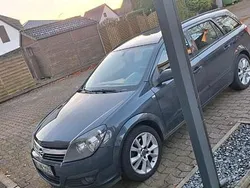 Blau Gebraucht 2004 Opel Astra Kombi | 2.500 € (Fairer Preis)
