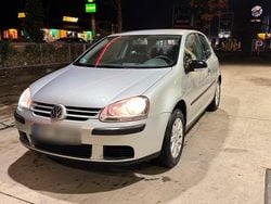 Silber Gebraucht 2004 VW Golf V Kleinwagen | 1.550 € (Teuer)