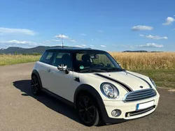 Weiß Gebraucht 2009 Mini Cooper Kleinwagen | 4.499 € (Fairer Preis)