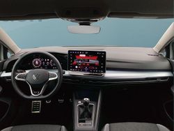 Weiß Gebraucht 2024 VW Golf VIII Kleinwagen | 23.499 € (Guter Preis)