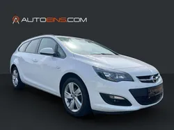 Weiß Gebraucht 2016 Opel Astra Design Edition Kombi | 6.488 € (Fairer Preis)