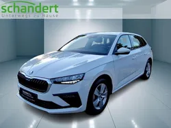 Candyweiß (weiß) Gebraucht 2025 Skoda Scala Essence Kleinwagen | 18.960 € (Guter Preis)
