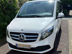 Weiß Gebraucht 2022 Mercedes V220 Van / Kleinbus | 39.000 € (Superpreis)