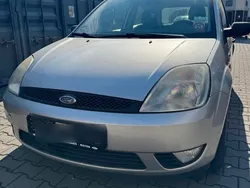 Silber Gebraucht 2002 Ford Fiesta Trend Kleinwagen | 1.150 € (Guter Preis)