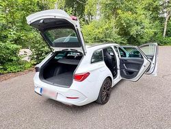 Weiß Gebraucht 2022 Cupra Leon VZ Kombi | 34.999 €