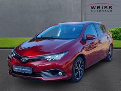 Rot Gebraucht 2018 Toyota Auris Team Limousine | 14.490 € (Fairer Preis)