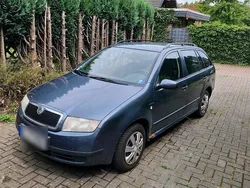 Grün Gebraucht 2003 Skoda Fabia Kleinwagen | 700 €